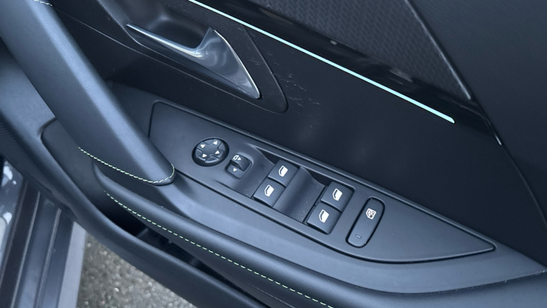 Peugeot 208 1.2 PureTech 100 GT 5dr EAT8 Petrol Hatchback